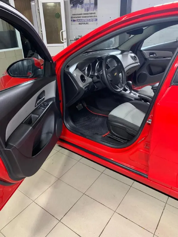 Chevrolet cruze шевролет круз 2012г 1.6 ат бензин. пробег 230.000 мотор отличный, надежный, не дымит, не троит, не потеет, без ваносов! масло не расходует! акпп чистый автомат классический, не пинает, не буксует, переключает мягко! ходовая не гремит, не стучит, едет ровно, никуда не тянет! рыжиков и гнили нет! автозапуск, магнитола андроид, bt аудио кондиционер заправлен, и холодит печка работает электрика вся исправна, работают все что есть, и должно! вообщем вся обслужена, вложений не требует, сел и поехал документы кристально чистые, без запретов, без штрафов, переоформление без проблем, в мрэо с моим присутствием… любые проверки на сервисе за ваш счет осмотр г. макеевка связь +79496378980 цена 710.000 руб срочно торг разумный у капота реальному клиенту - фотография - 10