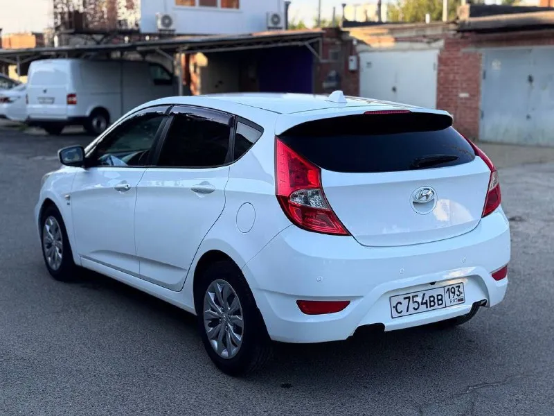 Продам hyundai solaris 2014 год в хорошем состоянии объем 1.6 автомат. пробег родной 204 000, автотека подтверждает. любые проверки на любом сто, вин по запросу, автотеку скину по запросу. в максимальной комплектации comfort для европейского рынка, не путать российский рынок. двигатель и коробка в идеале, по ходовой вопросов нет, месяц назад было полное т. о., шума нет, не стучит, любые проверки на любом сто, салон в хорошем состоянии, все видно на фото. кондиционер заправлен, парктроники, подогревы сидений,4 стеклоподъемника, мультируль, монитор, камера заднего вида новый аккумулятор, . автомобиль всегда обслуживался во время. сделаны все необходимые т. о. цена 760 000 цена из за срочности такая торг. осмотр в донецке. +79493043387 - фотография - 5