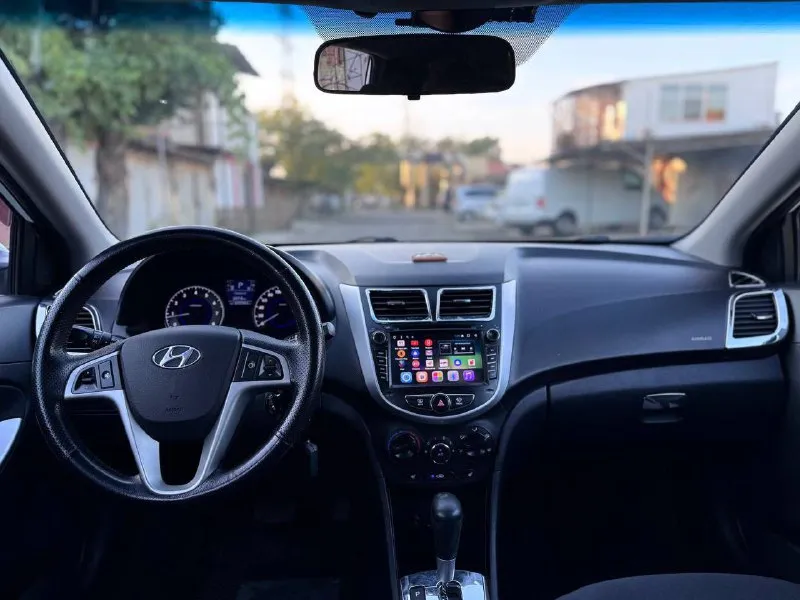 Продам hyundai solaris 2014 год в хорошем состоянии объем 1.6 автомат. пробег родной 204 000, автотека подтверждает. любые проверки на любом сто, вин по запросу, автотеку скину по запросу. в максимальной комплектации comfort для европейского рынка, не путать российский рынок. двигатель и коробка в идеале, по ходовой вопросов нет, месяц назад было полное т. о., шума нет, не стучит, любые проверки на любом сто, салон в хорошем состоянии, все видно на фото. кондиционер заправлен, парктроники, подогревы сидений,4 стеклоподъемника, мультируль, монитор, камера заднего вида новый аккумулятор, . автомобиль всегда обслуживался во время. сделаны все необходимые т. о. цена 760 000 цена из за срочности такая торг. осмотр в донецке. +79493043387 - фотография - 6