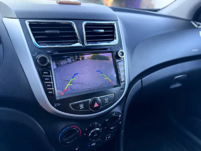 Продам hyundai solaris 2014 год в хорошем состоянии объем 1.6 автомат. пробег родной 204 000, автотека подтверждает. любые проверки на любом сто, вин по запросу, автотеку скину по запросу. в максимальной комплектации comfort для европейского рынка, не путать российский рынок. двигатель и коробка в идеале, по ходовой вопросов нет, месяц назад было полное т. о., шума нет, не стучит, любые проверки на любом сто, салон в хорошем состоянии, все видно на фото. кондиционер заправлен, парктроники, подогревы сидений,4 стеклоподъемника, мультируль, монитор, камера заднего вида новый аккумулятор, . автомобиль всегда обслуживался во время. сделаны все необходимые т. о. цена 760 000 цена из за срочности такая торг. осмотр в донецке. +79493043387 - фотография - 7