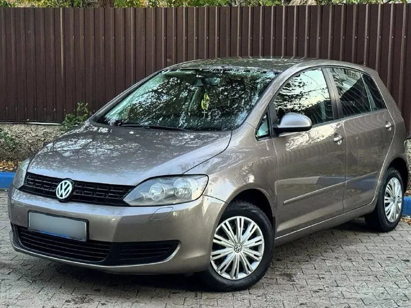 Продам  volkswagen golf plus
Год выпуска 2011
Объем двигателя 1.6
Коробка механика надежная сочетания двигателя и коробки,
Родной пробег 132.000км,

Комплектация
Стоит штатная мультимедия,
4 Электро стёклаподъемника,
Подогрев сидений, двух зоный климат контроль,
Подогрев заднего/переднего лобового и зеркал, abs/esp, электро регулировка складывания боковых зеркал! Датчики дождя, датчики света система адаптивного освещения (afs) хорошая  акустика,
Сигнализация, центральный замок, в автомобиле есть все для комфорта,

По кузову рыжиков и вздутия нет, от слова совсем!
Мотор, коробка в отличном  состоянии  машина полностью обслужена от и до вложений не требует от слова совсем,
Ходовая часть, масла, фильтра, недавно были обслужены полностью,
Салон в отлично сохранилась, работает каждая кнопочка!
По документам полный порядок, любой вид оформления!
Цена 760.000.р
Г. Донецк
Номер телефона
+7949-510-46-92 - фотография - 1