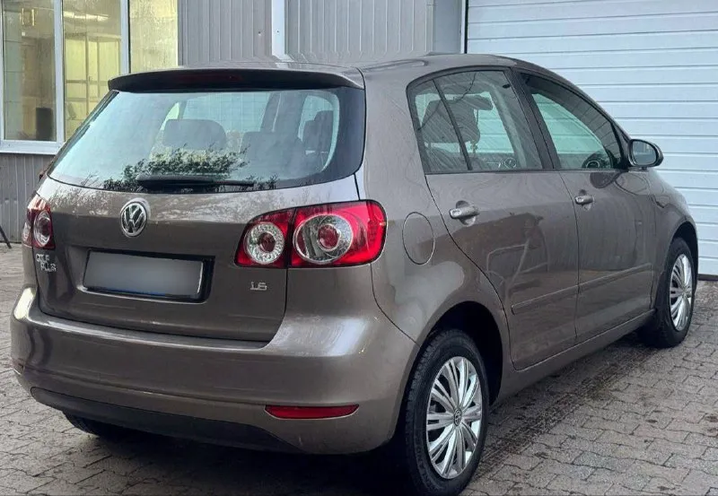 Продам  volkswagen golf plus
Год выпуска 2011
Объем двигателя 1.6
Коробка механика надежная сочетания двигателя и коробки,
Родной пробег 132.000км,

Комплектация
Стоит штатная мультимедия,
4 Электро стёклаподъемника,
Подогрев сидений, двух зоный климат контроль,
Подогрев заднего/переднего лобового и зеркал, abs/esp, электро регулировка складывания боковых зеркал! Датчики дождя, датчики света система адаптивного освещения (afs) хорошая  акустика,
Сигнализация, центральный замок, в автомобиле есть все для комфорта,

По кузову рыжиков и вздутия нет, от слова совсем!
Мотор, коробка в отличном  состоянии  машина полностью обслужена от и до вложений не требует от слова совсем,
Ходовая часть, масла, фильтра, недавно были обслужены полностью,
Салон в отлично сохранилась, работает каждая кнопочка!
По документам полный порядок, любой вид оформления!
Цена 760.000.р
Г. Донецк
Номер телефона
+7949-510-46-92 - фотография - 4