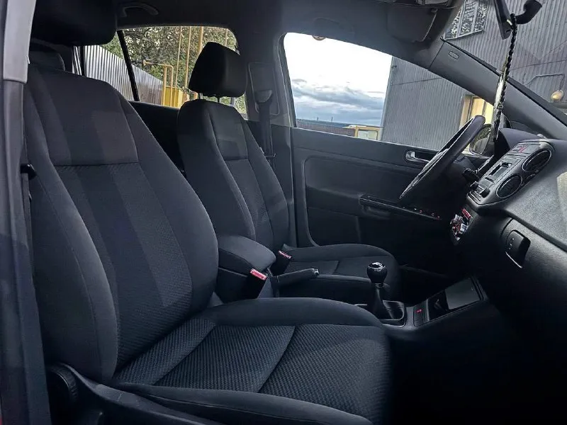 Продам  volkswagen golf plus
Год выпуска 2011
Объем двигателя 1.6
Коробка механика надежная сочетания двигателя и коробки,
Родной пробег 132.000км,

Комплектация
Стоит штатная мультимедия,
4 Электро стёклаподъемника,
Подогрев сидений, двух зоный климат контроль,
Подогрев заднего/переднего лобового и зеркал, abs/esp, электро регулировка складывания боковых зеркал! Датчики дождя, датчики света система адаптивного освещения (afs) хорошая  акустика,
Сигнализация, центральный замок, в автомобиле есть все для комфорта,

По кузову рыжиков и вздутия нет, от слова совсем!
Мотор, коробка в отличном  состоянии  машина полностью обслужена от и до вложений не требует от слова совсем,
Ходовая часть, масла, фильтра, недавно были обслужены полностью,
Салон в отлично сохранилась, работает каждая кнопочка!
По документам полный порядок, любой вид оформления!
Цена 760.000.р
Г. Донецк
Номер телефона
+7949-510-46-92 - фотография - 7