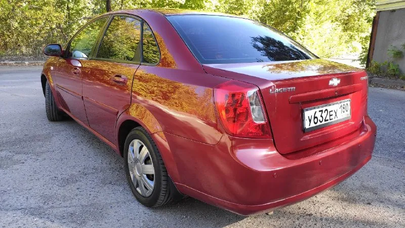 Продам шевроле лачетти 1.6 год 2007 в отличном состоянии, пробег 168000 по кузову без гнили ржавчины без вмятин, без дтп все герметики завод, мотор работает ровно без побочных звуков, без потёков тяга отличная, масло не берёт, все расходники заменены грм масло помпа ролики, ходовая часть отличная, кпп работает без нареканий, по электрике работает всё отлично, комплектация четыре стеклоподъёмника кондиционер подушки безопасности гур электрозеркала подогрев зеркал и сидений корректор фар музыка парктроник abs туманки led управление на руле, бортовой компьютер, центральный замок сигнализация, (я собственник, цена 530 тысяч рублей доп инфо по телефону +79490434532миранда +79494591804феникс +79614115504телег+вацап - фотография - 4