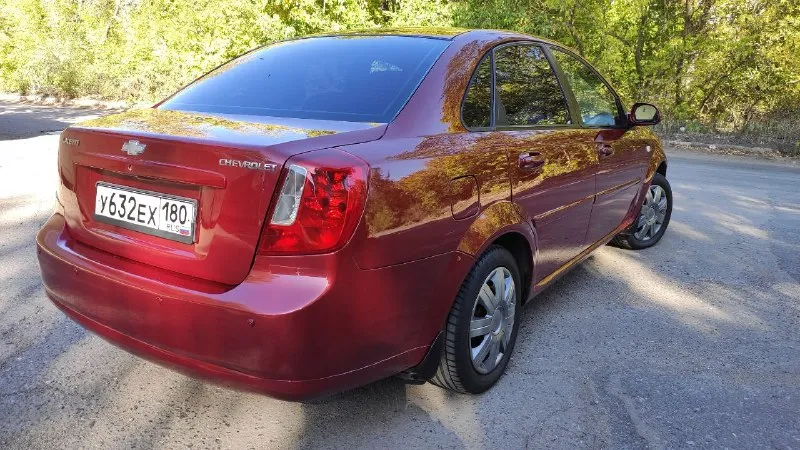 Продам шевроле лачетти 1.6 год 2007 в отличном состоянии, пробег 168000 по кузову без гнили ржавчины без вмятин, без дтп все герметики завод, мотор работает ровно без побочных звуков, без потёков тяга отличная, масло не берёт, все расходники заменены грм масло помпа ролики, ходовая часть отличная, кпп работает без нареканий, по электрике работает всё отлично, комплектация четыре стеклоподъёмника кондиционер подушки безопасности гур электрозеркала подогрев зеркал и сидений корректор фар музыка парктроник abs туманки led управление на руле, бортовой компьютер, центральный замок сигнализация, (я собственник, цена 530 тысяч рублей доп инфо по телефону +79490434532миранда +79494591804феникс +79614115504телег+вацап - фотография - 7