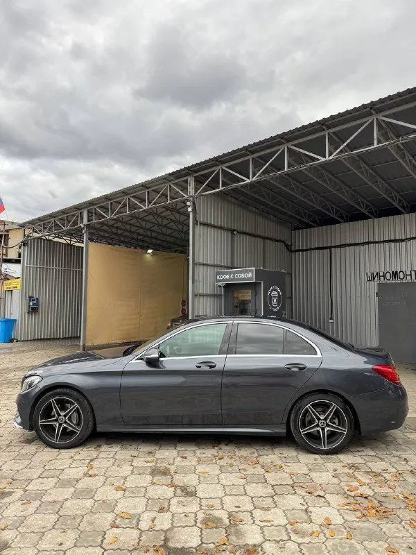 Mercedes c180 sport+ 2014 года родной пробег 230 тысячи км, подтвержден автотекой двигатель турбированный 1.6 бензин (156 л. с.), автоматическая коробка передач, всё работает отлично подвеска в отличном состоянии, без посторонних шумов машина не требует никаких вложений, полностью обслужена, сел и поехал комплектация sport+ включает: 5 режимов езды, ассистент парковки, двухзонный климат-контроль, датчик дождя и света, парктроники, система автоторможения, круиз-контроль у авто абсолютно зеленая история автотеки, вся машина в родной краске и с родным остеклением, она не участвовала в дтп стс, птс оригинал на руках, юридически чистая, без штрафов, буду присутствовать в мрэо от машины не избавляюсь, продаю т. к. приобрел новую дополнительные фото пришлю по запросу, пишите цена - 2.3 миллиона рублей, торг уместен при осмотре донецк, пролетарский район тел. +79494768776, телеграмм 📲 tg: @astior 📞 звоните: +7(949)4768776 - фотография - 8