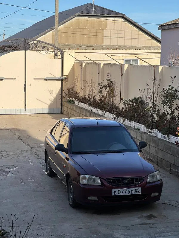 Hyundai accent 1.5 102л. с. обслужена полностью все расходники заменены мотор на 5 коробка на 5 ходовая подтянута купил новые колеса им неделя купил новый аккумулятор антифриз новый поменял прижимной на стартере легкая музыка не убитая не кривая не косая цена 400т. р. обращаться по номеру :+7990-053-79-01 - фотография - 10