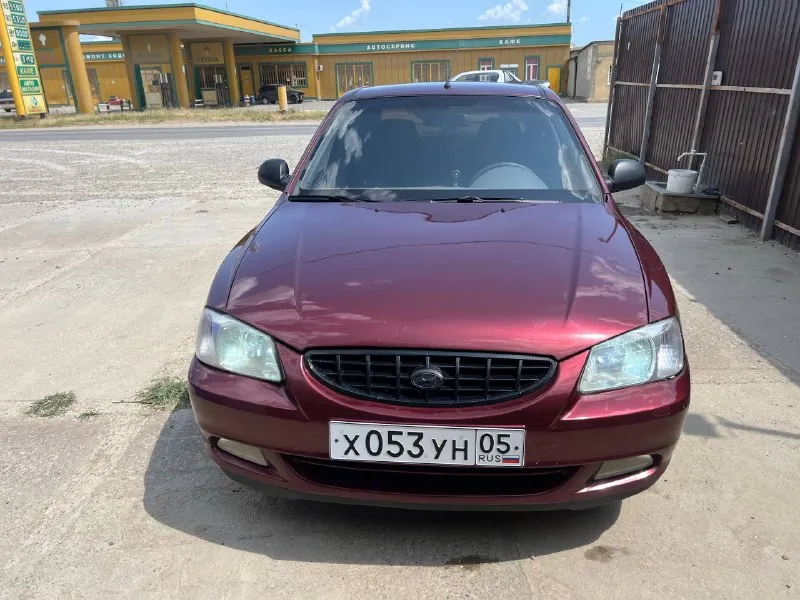Hyundai accent 1.5 102л. с. обслужена полностью все расходники заменены мотор на 5 коробка на 5 ходовая подтянута купил новые колеса им неделя купил новый аккумулятор антифриз новый поменял прижимной на стартере легкая музыка не убитая не кривая не косая цена 400т. р. обращаться по номеру :+7990-053-79-01 - фотография - 4