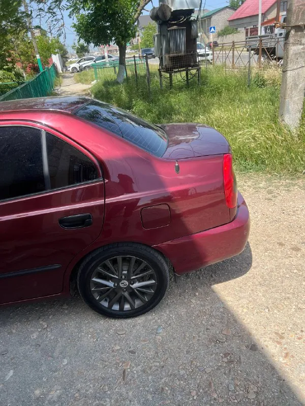Hyundai accent 1.5 102л. с. обслужена полностью все расходники заменены мотор на 5 коробка на 5 ходовая подтянута купил новые колеса им неделя купил новый аккумулятор антифриз новый поменял прижимной на стартере легкая музыка не убитая не кривая не косая цена 400т. р. обращаться по номеру :+7990-053-79-01 - фотография - 6