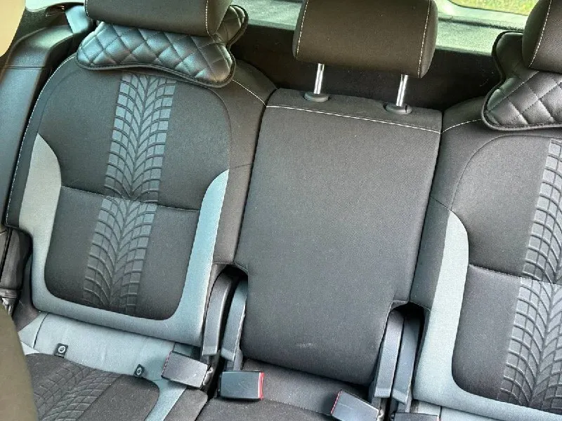 Продам skoda yeti 1.6 at, 2017 год автомобиль в отличном техническом состоянии, я второй владелец. пробег 106 000 км. авто произведен в декабре 2017 года, эксплуатация с марта 2018 года. без дтп, в заводском окрасе. самое надежное и удобное сочетание мотора и кпп( атмосферный 1.6 и классический гидротрансформатор). коврики зима/лето. до 90 000 все то проводились в автосалоне, где машина приобреталась, есть соответствующее документальное подтверждение. есть скол на лобовом( прилетел камень), подогрев лобового стекла и датчик дождя работают без нареканий. на бампере чуть отошла краска под номером( от моек), как понимаю это болезнь модели. зимняя резина на шипах, одного сезона. резина 225/55/r17(летняя и зимняя). любые проверки за ваш счет, разумный аргументированный торг при осмотре. место осмотра: г. антрацит. цена: 1.520.000 рублей. телефон для связи: +7-959-291-25-00 📞 звоните: +7(959)2912500 - фотография - 8