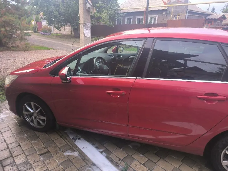 Citroen c4 2012 года выпуска хорошее состояние 1.6 автомат, родной окрас, есть история цена 590 тыс. отличный вариант на автомате 79494139392 📲 tg: aleksandr 📞 звоните: +7(949)4139392 - фотография - 5