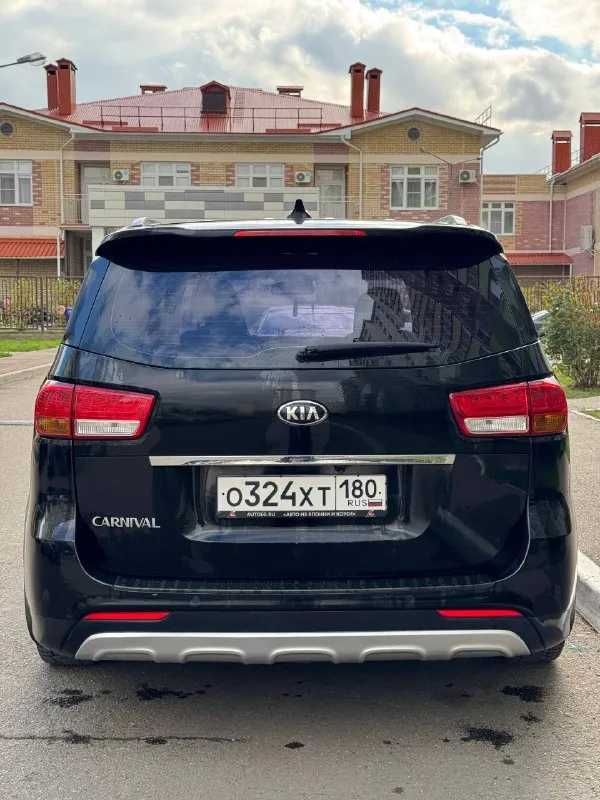 Kia carnival iii 2017г. пробег:155 тыс 2.2 дизель (202 л. с.) цена:2 550 000 тыс. автомобиль в идеальном внешнем и техническом состоянии. крашено заднее правое крыло. все работает, ничего менять не нужно. дополнительно установлен планшет фирмы teyes. музыка отменная. более чем. машина ездила в основном по трассе. вторая машина в семье. для путешествий. с продажей не тороплюсь, адекватный и обоснованный торг присутствует. от машины не избавляюсь. +79693000460 - фотография - 4