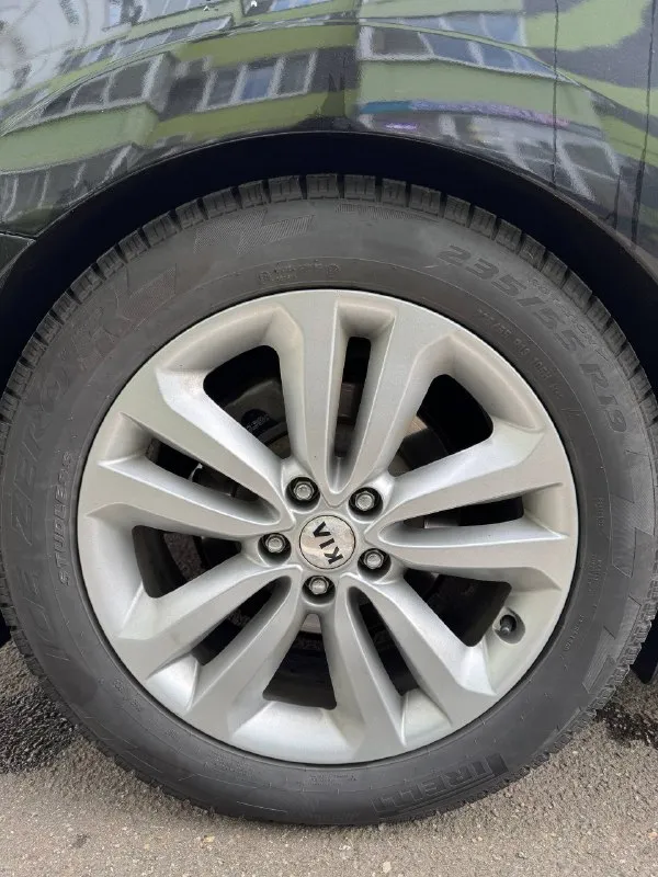 Kia carnival iii 2017г. пробег:155 тыс 2.2 дизель (202 л. с.) цена:2 550 000 тыс. автомобиль в идеальном внешнем и техническом состоянии. крашено заднее правое крыло. все работает, ничего менять не нужно. дополнительно установлен планшет фирмы teyes. музыка отменная. более чем. машина ездила в основном по трассе. вторая машина в семье. для путешествий. с продажей не тороплюсь, адекватный и обоснованный торг присутствует. от машины не избавляюсь. +79693000460 - фотография - 9