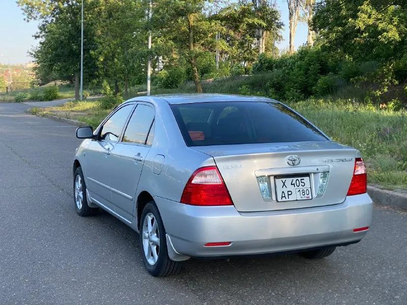 Toyota corolla 2005 год обьем двигателя 1.8 автомат! родной пробег 118.000 не крашеный и не битый, любые проверки, приезжайте смотрите! машина семейная, украинка, в руках с 2008 года! обслуживалась, только на toyota центр. вложений не требует, два комплекта резины на оригинальных дисках. два ключа. сервисная книжка и все чеки есть в наличии. по машине нет проблем от слова совсем. за автомобиль не стыдно! цена 970.000 небольшой торг будет, продажа не спешная, машина каждый день не эксплуатируется, в основном стоит в теплом и сухом гараже. находится в г. донецк! +7 949 082 59 09 телеграмм на этом же номере. 📞 звоните: +7(949)0825909 - фотография - 3