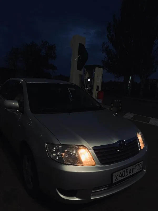 Toyota corolla 2005 год обьем двигателя 1.8 автомат! родной пробег 118.000 не крашеный и не битый, любые проверки, приезжайте смотрите! машина семейная, украинка, в руках с 2008 года! обслуживалась, только на toyota центр. вложений не требует, два комплекта резины на оригинальных дисках. два ключа. сервисная книжка и все чеки есть в наличии. по машине нет проблем от слова совсем. за автомобиль не стыдно! цена 970.000 небольшой торг будет, продажа не спешная, машина каждый день не эксплуатируется, в основном стоит в теплом и сухом гараже. находится в г. донецк! +7 949 082 59 09 телеграмм на этом же номере. 📞 звоните: +7(949)0825909 - фотография - 8