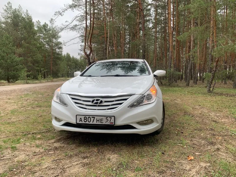 Hyundai sonata 2013 год 2.4 на 201 л. с. пробег 180 000,электрорегулировка сиденья, датчик света и дождя, парктроник, bluetooth, aux, usb, подогрев сидений, датчики давления в шинах, любые проверки. цена 1 050 000. торг! все вопросы по телефону. станица луганская. +79592952077 📞 звоните: +7(959)2952077 - фотография - 4