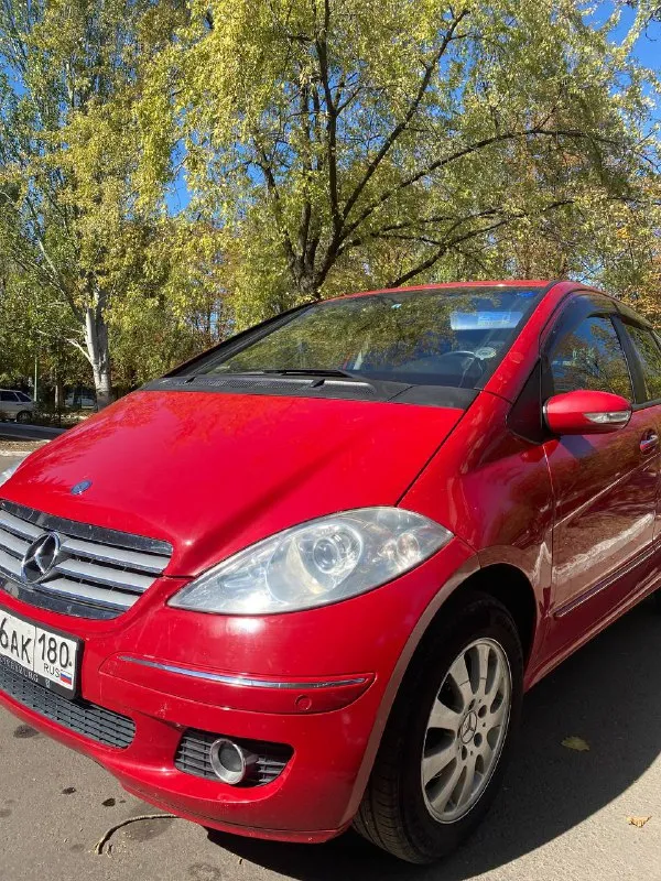 Продам! mercedes-benz a170 2005 г. автомобиль в отличном состоянии! год выпуска 2005 пробег 140 тыс. двигатель 1.7 116 л. с. едет очень бодро 🔥🔥🔥 мотор в отличном состоянии, не троит! не дымит! масло не расходует! коробка вариатор в отличном состоянии, заменена менее года назад, ещё на гарантии! отлично работает✅ ходовая в отличном состоянии! все заменено, кататься и кататься! нечего не стучит! не гремит! обслужен от и до! любые проверки в любом авто сервисе за ваш счет без проблем ✅✅✅ окна родные! и лобовое тоже родное✅ комплектация 👍 датчик дождя, датчик света, климат контроль, подогрев зеркал, авто складывания зеркал, парктроники передние и задние, магнитола андроид. цена 🔥🔥580.000₽🔥🔥 приезжайте на осмотр ✅ город донецк татьяна +79495923226 - фотография - 3