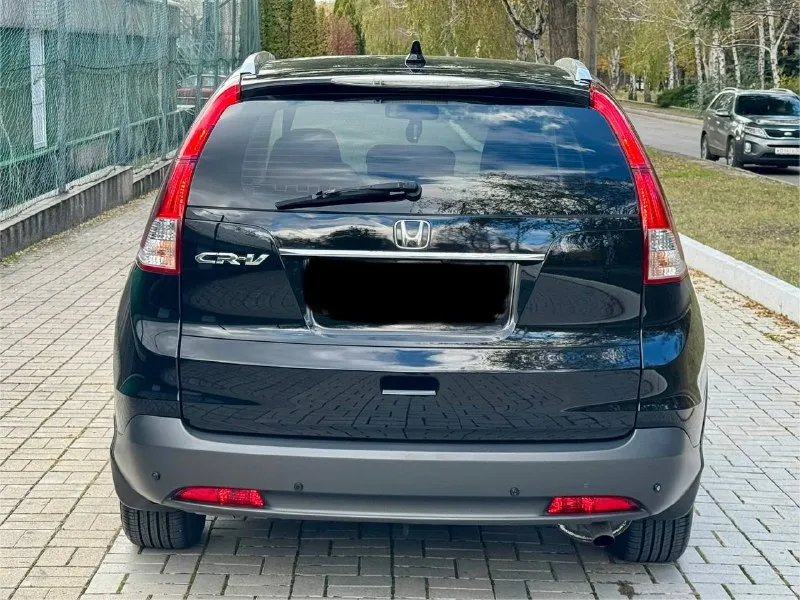 Honda cr-v официал 2013 год выпуска 4wd полный привод двигатель 2.0 бензин коробка автомат пробег 165 тыс. км авто в хорошем состоянии, бережная эксплуатация с 2014 года машина вся в заводском окрасе 1000% готов на любые проверки с вашей стороны ! хорошая комплектация, роздельный климат-контроль, круиз -контроль, датчики света и дождя, подогревы сидений зеркал, многофункциональная магнито android камера заднего вида и т. д. продажа с полным переоформлением в мрэо г. донецк цена 1.625тыс. ₽ звоните остальное по +79494006792 📲 tg: r. b 📞 звоните: +7(949)4006792 - фотография - 3