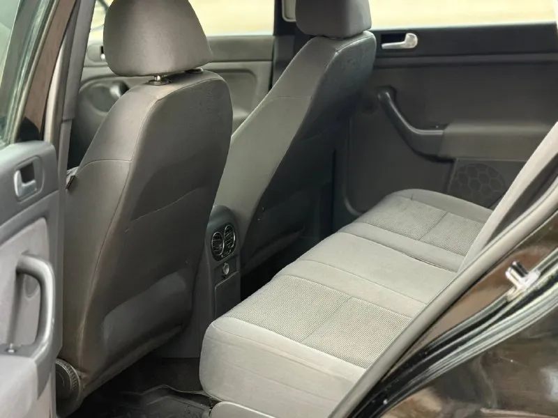 Продам volkswagen golf plus 1.6 надежный автомобиль 2008г. Выпуска в отличном состоянии!
Идеальное состояние кузова, ржавчины нет совсем, пороги целые, не гнилые. По технической части нареканий нет, мотор работает плавно и ровно, коробка тоже работает мягко.
Подвеска в хорошем состоянии, не стучит, не гремит. Хорошая комплектация. 2x зонный климат-контроль, подогрев сидений, 8 подушек безопасности, датчик дождя, датчик света, abs esp круиз-контроль, 4эл. Стеклоподёмника, электрорегулеровка зеркал, литые диски r16 на хорошей резине, хорошая музыка. Остальные вопросы по телефону
+79494958326 Цена 670тыс₽ торг у капота хорошему покупателю. Плохая связь звоните. Telegram +79494958326 - фотография - 10