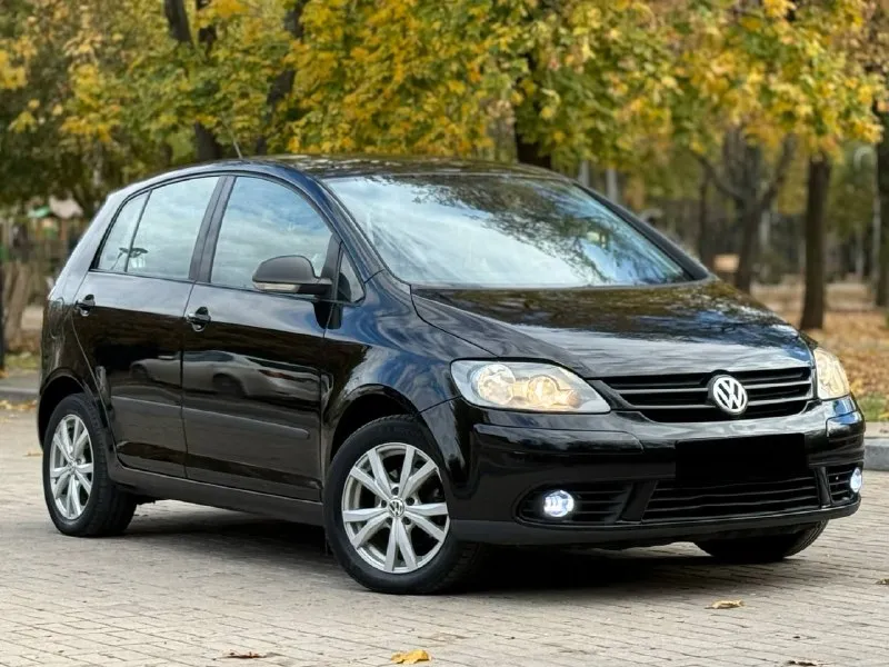 Продам volkswagen golf plus 1.6 надежный автомобиль 2008г. Выпуска в отличном состоянии!
Идеальное состояние кузова, ржавчины нет совсем, пороги целые, не гнилые. По технической части нареканий нет, мотор работает плавно и ровно, коробка тоже работает мягко.
Подвеска в хорошем состоянии, не стучит, не гремит. Хорошая комплектация. 2x зонный климат-контроль, подогрев сидений, 8 подушек безопасности, датчик дождя, датчик света, abs esp круиз-контроль, 4эл. Стеклоподёмника, электрорегулеровка зеркал, литые диски r16 на хорошей резине, хорошая музыка. Остальные вопросы по телефону
+79494958326 Цена 670тыс₽ торг у капота хорошему покупателю. Плохая связь звоните. Telegram +79494958326 - фотография - 5