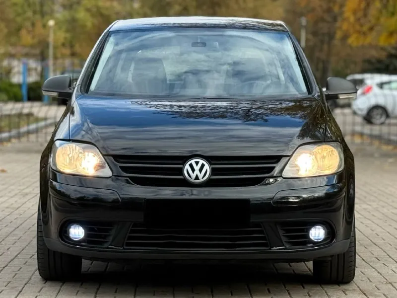 Продам volkswagen golf plus 1.6 надежный автомобиль 2008г. Выпуска в отличном состоянии!
Идеальное состояние кузова, ржавчины нет совсем, пороги целые, не гнилые. По технической части нареканий нет, мотор работает плавно и ровно, коробка тоже работает мягко.
Подвеска в хорошем состоянии, не стучит, не гремит. Хорошая комплектация. 2x зонный климат-контроль, подогрев сидений, 8 подушек безопасности, датчик дождя, датчик света, abs esp круиз-контроль, 4эл. Стеклоподёмника, электрорегулеровка зеркал, литые диски r16 на хорошей резине, хорошая музыка. Остальные вопросы по телефону
+79494958326 Цена 670тыс₽ торг у капота хорошему покупателю. Плохая связь звоните. Telegram +79494958326 - фотография - 6
