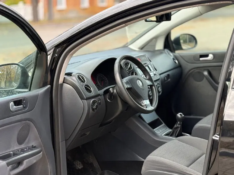 Продам volkswagen golf plus 1.6 надежный автомобиль 2008г. Выпуска в отличном состоянии!
Идеальное состояние кузова, ржавчины нет совсем, пороги целые, не гнилые. По технической части нареканий нет, мотор работает плавно и ровно, коробка тоже работает мягко.
Подвеска в хорошем состоянии, не стучит, не гремит. Хорошая комплектация. 2x зонный климат-контроль, подогрев сидений, 8 подушек безопасности, датчик дождя, датчик света, abs esp круиз-контроль, 4эл. Стеклоподёмника, электрорегулеровка зеркал, литые диски r16 на хорошей резине, хорошая музыка. Остальные вопросы по телефону
+79494958326 Цена 670тыс₽ торг у капота хорошему покупателю. Плохая связь звоните. Telegram +79494958326 - фотография - 7
