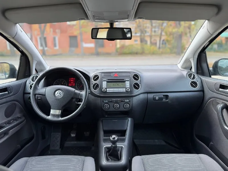 Продам volkswagen golf plus 1.6 надежный автомобиль 2008г. Выпуска в отличном состоянии!
Идеальное состояние кузова, ржавчины нет совсем, пороги целые, не гнилые. По технической части нареканий нет, мотор работает плавно и ровно, коробка тоже работает мягко.
Подвеска в хорошем состоянии, не стучит, не гремит. Хорошая комплектация. 2x зонный климат-контроль, подогрев сидений, 8 подушек безопасности, датчик дождя, датчик света, abs esp круиз-контроль, 4эл. Стеклоподёмника, электрорегулеровка зеркал, литые диски r16 на хорошей резине, хорошая музыка. Остальные вопросы по телефону
+79494958326 Цена 670тыс₽ торг у капота хорошему покупателю. Плохая связь звоните. Telegram +79494958326 - фотография - 8