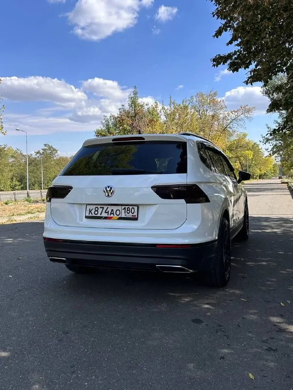 Продаю tiguan se 2021 гв.
2.0, Полный привод
Пробег 111000

Покупал в салоне fresh авто в ростове с пробегом 13500 км, не битый, был вопрос по дренажу, устранили. Первое то делали в донецке. В одних руках, замена масла каждые 7-7500 км. С машиной 2 комплекта дисков и резины новые (зима/лето). Зоны риска в пленке, свет ближний и дальний линза.
Carplay, камера, надежная 8-ст. Акпп aisin, кожа, 2-х зонный климат, люк, панорама, круиз, слепые зоны, бесключевой доступ и запуск, электроручник, радар, абс, есп, датчик давления в шинах, антипробуксовка.
Переоформление в гибдд.
Можно в кредит!!!

Цена 2 650 000💸

➡️ +79495251763 - фотография - 6