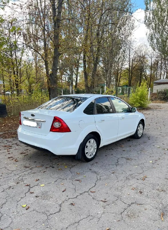 Продам ford focus 2 собственник. 1.6 )(работает отлично) мкпп в отличном техническом состоянии. 2 комплекта резины. кондер холодит очень хорошо. по машине нет никаких нареканий, состояние сел и поехал. цена 570, торг +79494120565 +79180033357 📞 звоните: +7(949)4120565 - фотография - 3