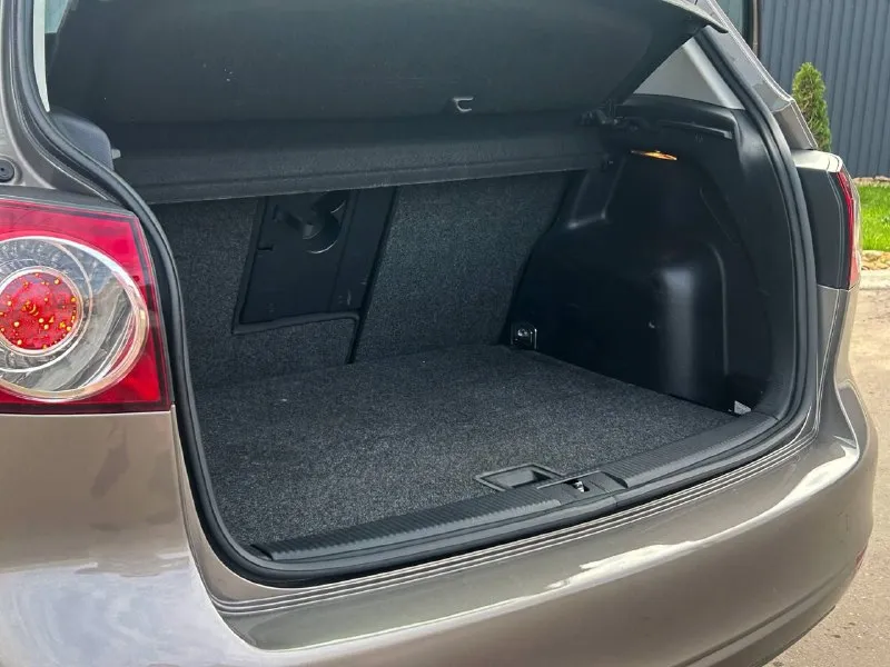 Продам  volkswagen golf plus
Год выпуска 2011
Объем двигателя 1.6
Коробка механика надежная сочетания двигателя и коробки,
Родной пробег 132.000км,

Комплектация
Стоит штатная мультимедия,
4 Электро стёклаподъемника,
Подогрев сидений, двух зоный климат контроль,
Подогрев заднего/переднего лобового и зеркал, abs/esp, электро регулировка складывания боковых зеркал! Датчики дождя, датчики света система адаптивного освещения (afs) хорошая  акустика,
Сигнализация, центральный замок, в автомобиле есть все для комфорта,

По кузову рыжиков и вздутия нет, от слова совсем!
Мотор, коробка в отличном  состоянии  машина полностью обслужена от и до вложений не требует от слова совсем,
Ходовая часть, масла, фильтра, недавно были обслужены полностью,
Салон в отлично сохранилась, работает каждая кнопочка!
По документам полный порядок, любой вид оформления!

Цена 760.000.р
Возможен обмен)
Г. Донецк

Номер телефона
+7949-510-46-92 - фотография - 8