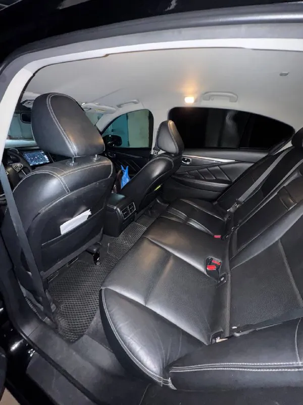 Infinity q50, 2turbo, европеец, 2014г, пробег 183т, технически весь исправен, все жидкости поменяны, все в срок, гаражное хранение, 2 комплекта резины, два комплекта дисков, одни родные, вторые weds sport, на фото. любые проверки, любое сто. продажа без спешки. tg - @fin_209 - фотография - 7