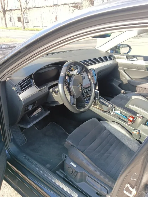 Цена:2700000
📮 Город:донецк
🚘 Марка / модель: volkswagen passat b8
📅 Год выпуска:2019
📊 Пробег:108000
⛽ Двигатель (тип, объем, мощность):2.0 200 л
✅ Vin код:wvwzzz3czke123812
🔧 Тип кпп:автомат
👨‍⚖ Владельцев в птс:1
⏳ Срок владения:1 год
📝 Описание: автомобиль в отлично состоянии!
3000 Км назад была произведена замена:
Масло в двигателе, все фильтра!
Был заменен ремень грм с помпой
Замена в кпп масло
Замена тормозной жидкости
Замена охлаждающей жидкости!
Масла лил, только оригинал!
Автомобиль не бит не крашен!
Любые проверки за ваш счёт.
Авто будете довольны!
В отличном состоянии!
☎ Контактный телефон:+79493810349
📞 Звоните: +7(949)3810349 - фотография - 4