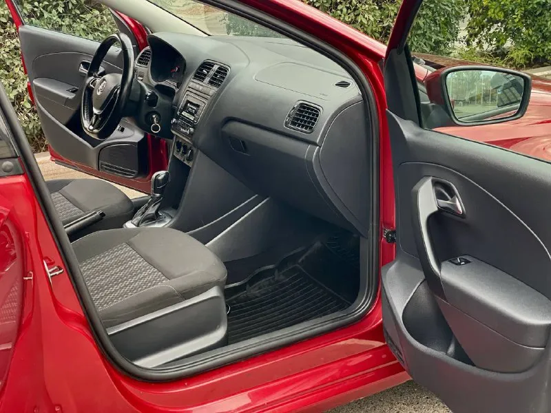 В продаже шикарный 🍁
Volkswagen polo 💥
Весь в заводском окрасе кроме одной правой задней двери вторичный окрас ( косметика ) ✅
Конец 2016 года выпуска 🚘
С мотор 1.6mpi🛞
С автоматической коробкой aisin 6✅
Расход топлива трасса 4.9 при скорости 90-110км/ч ❇️
С родным пробегом 135.000км ✅
В цвете 🧨 искра ⚡️
Два ключа
3 Владельца по факту 2
Полное сопровождение в мрэо ❇️
Два комплекта колес ❄️- лето 🌞
Оснащен заводской хорошей акустикой
Блитуз, aux и много еще всего интересного !
Цена : 1.090.000₽ хорошему покупателю торг !
Звоните по номеру : +7-949-378-26-62
Донецк - фотография - 5