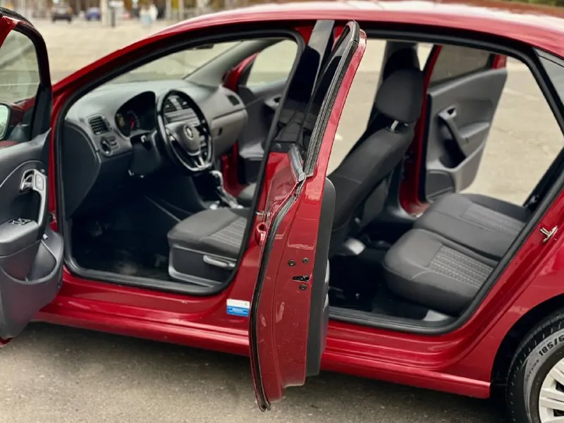 В продаже шикарный 🍁
Volkswagen polo 💥
Весь в заводском окрасе кроме одной правой задней двери вторичный окрас ( косметика ) ✅
Конец 2016 года выпуска 🚘
С мотор 1.6mpi🛞
С автоматической коробкой aisin 6✅
Расход топлива трасса 4.9 при скорости 90-110км/ч ❇️
С родным пробегом 135.000км ✅
В цвете 🧨 искра ⚡️
Два ключа
3 Владельца по факту 2
Полное сопровождение в мрэо ❇️
Два комплекта колес ❄️- лето 🌞
Оснащен заводской хорошей акустикой
Блитуз, aux и много еще всего интересного !
Цена : 1.090.000₽ хорошему покупателю торг !
Звоните по номеру : +7-949-378-26-62
Донецк - фотография - 7