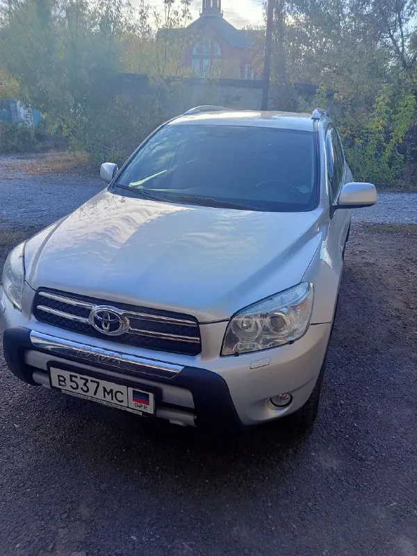 В продаже легенда японского автопрома ● toyota rav 4 ● год выпуска: 2008 ● пробег: 87 000 км ● двигатель 2,0 бензин ● aкпп автомат ● автомобиль официал, куплен в салоне донецка. кузов весь в родном окрасе, двигатель, коробка, ходовая часть на отлично. один владелец за всю историю, сервисная книжка, любые проверки за ваш счёт. ● цена: 1 650 000 рублей ● место осмотра: донецк ● контактный телефон: +7(949)-381-97-61 пишите, звоните, всегда договоримся 📲 tg: ren 📞 звоните: +7(949)3819761 - фотография - 2