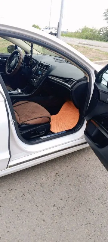 Продам ford fusion 2017 года. 2-х литровый мотор экобуст с турбиной с акпп. комплектация titanium. пробег 106 тыс. км. замена масла каждые 6000-6500 км. лью только liqui moly 5w30. в машине есть все для комфортной езды! - автозапуск с ключа - бесключевой доступ на всех дверях - система стар-стоп - штатная навигация и шикарная музыка - кожаный салон в прекрасном состоянии - акпп шайба и спорт режим -мульти руль - датчик света, оптика супер, дхо - подрулевые лепестки - подсветка салона цвет можно выбрать по вкусу. -электрические передние сидения - память водительского сидения - стеклоподъемники все автоматические - android auto apple carplay - 2-х зонный климат контроль холодит на отлично и подлокотник с охлаждением - круиз контроль - датчик давления в шинах - система удобный доступ в авто - кодовый замок на двери - подогрев сидений машина очень комфортная и динамичная. в комплекте отдам зимнюю резина проехала один сезон. цена 1860000 рублей. торг уместен маши 📞 звоните: +7(959)5360463 - фотография - 3