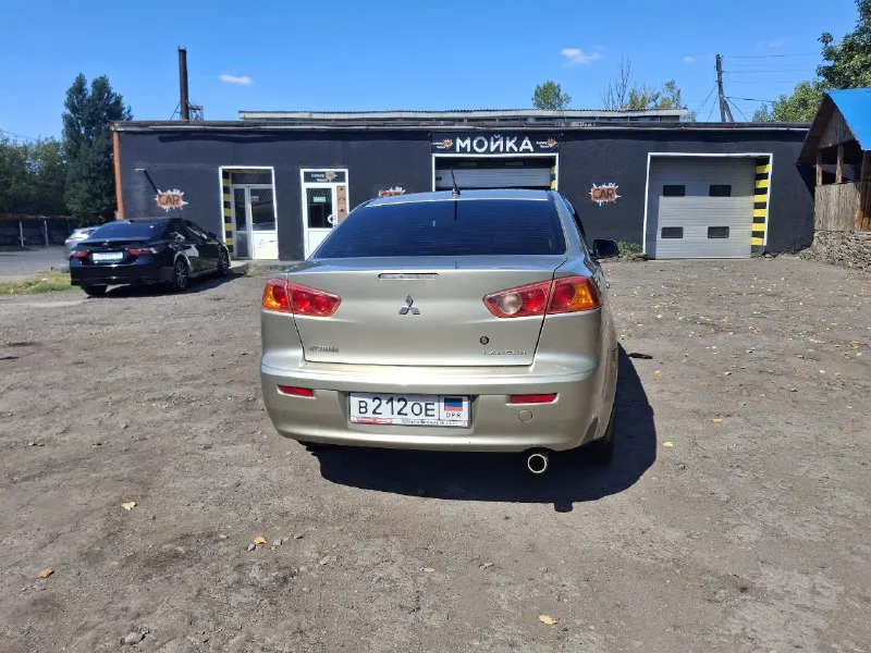 Продаю машину mitsubishi лансер 10 2008. пробег 178000. авто полностью обслужена. механика 1.5 наход... - фотография