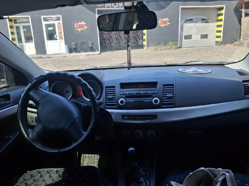 Продаю машину mitsubishi лансер 10 2008. пробег 178000. авто полностью обслужена. механика 1.5 находится в снежном. 750т. торг на месте 79493225674 📞 звоните: +7(949)3225674 - фотография - 5