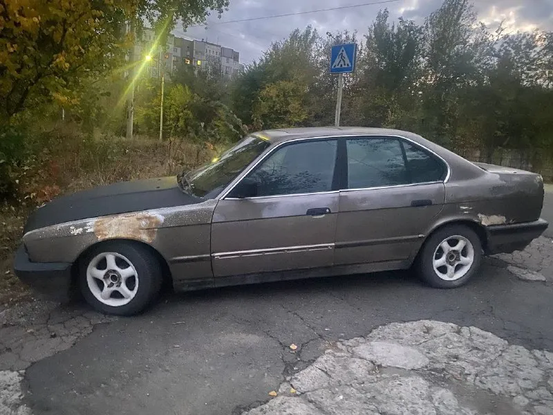 Продам bmw е 34 легендарная мотор 2.5 рядная шаха ходовая мотор и кпп на отлично на полном увереном... - фотография