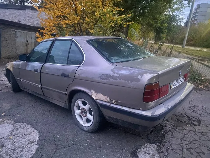 Продам bmw е 34 легендарная мотор 2.5 рядная шаха ходовая мотор и кпп на отлично на полном увереном ходу салон кожа электро люк электро зеркала электра поледемники телефон на учет станет без проблем с машиной отдам новые пороги арки 4 двери и правое крыло цена 200.000 руб донецк +79495213768 📞 звоните: +7(949)5213768 - фотография - 3