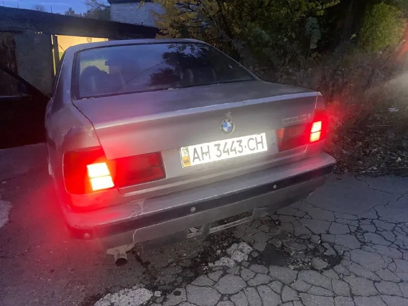 Продам bmw е 34 легендарная мотор 2.5 рядная шаха ходовая мотор и кпп на отлично на полном увереном ходу салон кожа электро люк электро зеркала электра поледемники телефон на учет станет без проблем с машиной отдам новые пороги арки 4 двери и правое крыло цена 200.000 руб донецк +79495213768 📞 звоните: +7(949)5213768 - фотография - 9