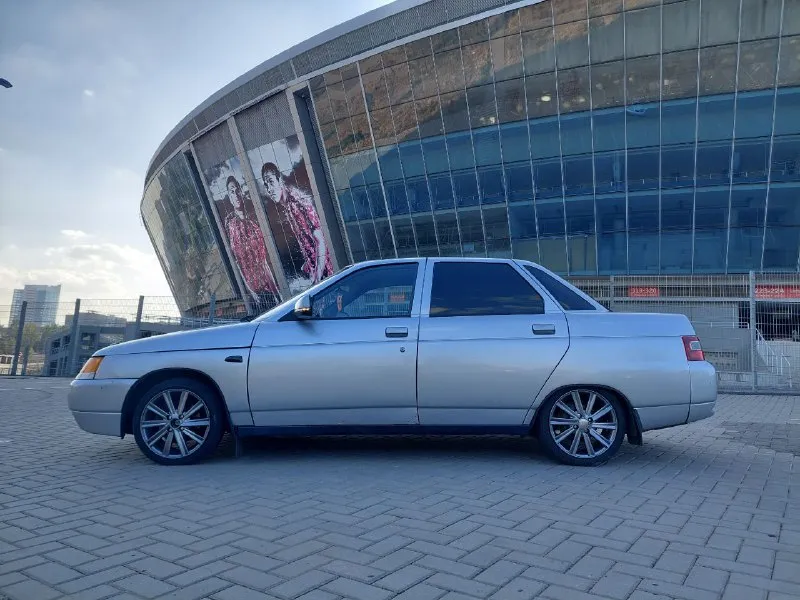 Ваз 2110, 2005г. пробег 197000 двигатель 1.6, 124 шеснарь. после кап. ремонта. прошивка евро 0, коробка, не хрустит, не выбивает выхлоп: паук 4-2-1, резонатор и глушитель стингер подвеска новая, стойки demfi sport -50 занижение диски r15 камрики, резина новая, отходила 1 сезон установлена хорошая музыка, процессорная магнитола двери, крыша, крышка багажника в виброизоляции цена: 330000, торг есть телефон: +79494054800 - фотография - 3