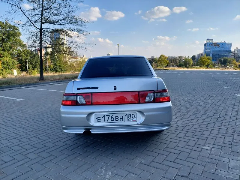 Ваз 2110, 2005г. пробег 197000 двигатель 1.6, 124 шеснарь. после кап. ремонта. прошивка евро 0, коробка, не хрустит, не выбивает выхлоп: паук 4-2-1, резонатор и глушитель стингер подвеска новая, стойки demfi sport -50 занижение диски r15 камрики, резина новая, отходила 1 сезон установлена хорошая музыка, процессорная магнитола двери, крыша, крышка багажника в виброизоляции цена: 330000, торг есть телефон: +79494054800 - фотография - 4