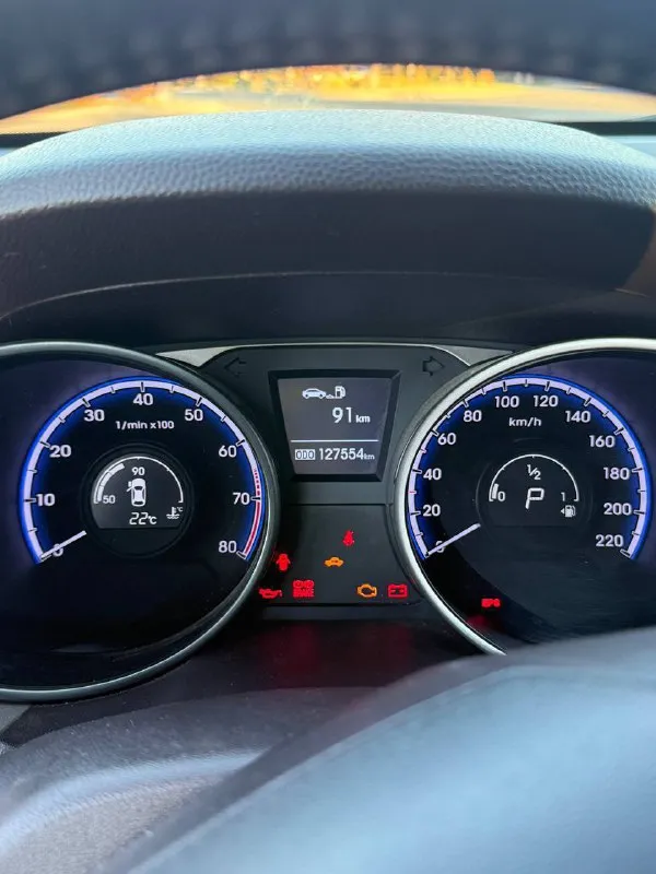 Срочно!!! срочно!!! срочно!!! hyundai ix 35, 2010год 10месяц, на очень богатой комплектации 🚘 мотор 2.0, родной пробег всего лишь 120тыс. км коробка автомат 1хозяин, машина покупалась в автосалоне в украине‼️ 2 ключа комплектация 🚀 кожаный салон, бесключевой доступ, заводская линзовання оптика/ тонировка, панорама, сигнализация, мультируль/ климат контроль, подогревы сидений, стекол, подогрев заднего ряда сидений/ парктроники и много другое!!! авто без единого дтп!!! хорошая резина, ходовка, кузов в хорошем состоянии, гнили и ржавчины нет цена 1 🍋 все вопросы по телефону +79494010811 - фотография - 7