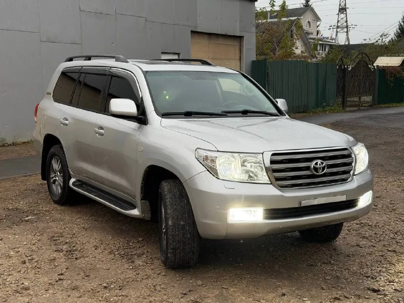 Продам ланд крузер 2007 года! машина в идеальном состоянии. новая ходовая, два комплекта резины, два ключа, вписан фаркоп, автозапуск, вебасто, люк, камеры 360. машина без вложений. рама идеально! вин код идеально цена 2.750🍋 номера для связи: +79497968103 объём 4.7 мариуполь - фотография - 2