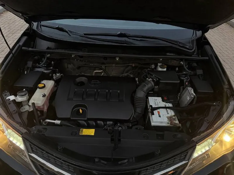 Toyota rav4 официал 2013 год двигатель 2.0 бензин коробка автомат пробег 185 тыс. км автомобиль в отличном состоянии, без дтп, автотека зелёная весь обслужен, работает каждая кнопочка, вложение абсолютно не какого не требует! чистый ухоженный салон, готов на любые проверки с вашей стороны! есть всё для комфортного вождения! двух зонный климат датчик света и дождя подогрев сидений круиз контроль, бортовой компьютер, камера заднего вида, и т д. с документами всё в порядке, продажа с полным переоформлением мрэо 💯 г. донецк цена 1.670.₽ звоните остальное по номеру телефона +79496164847 📞 звоните: +7(949)6164847 - фотография - 7