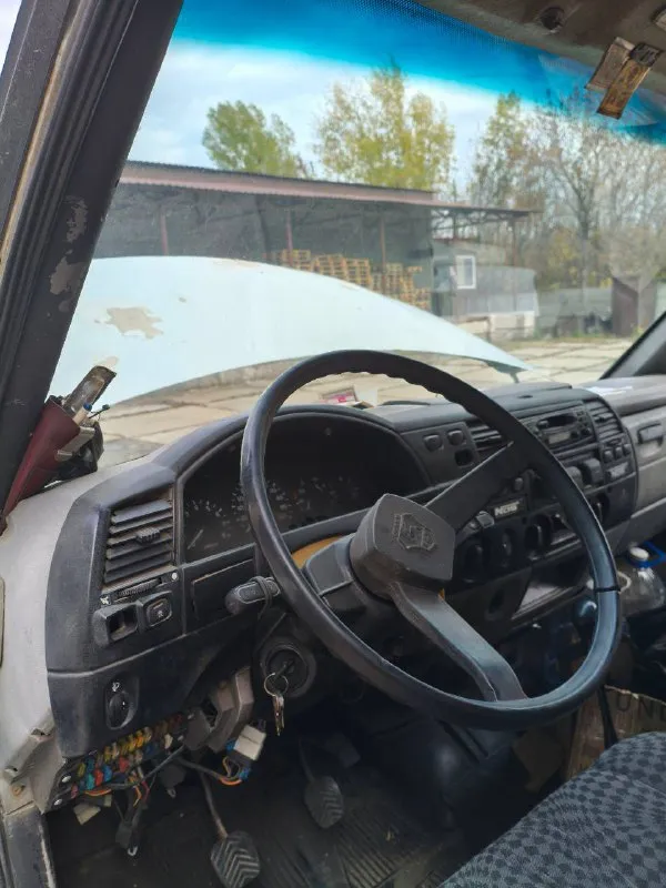 Продам газель 3302: двигатель уаз - 3л, коробка 4-х ступка, мотор и коробка в рабочем состоянии, мост не гудит, рама целая, новый аккумулятор. по кузову всё видно на фото. газ-метан. по документам всё в порядке. торг присутствует. хорошая рабочая лошадка. сел и поехал работать. кого заинтересовало звоните. цена 339 000 ₽. 📞 контактный телефон: +79498132876 📲 tg: @alex_shkrud 📞 звоните: +7(949)8132876 - фотография - 10