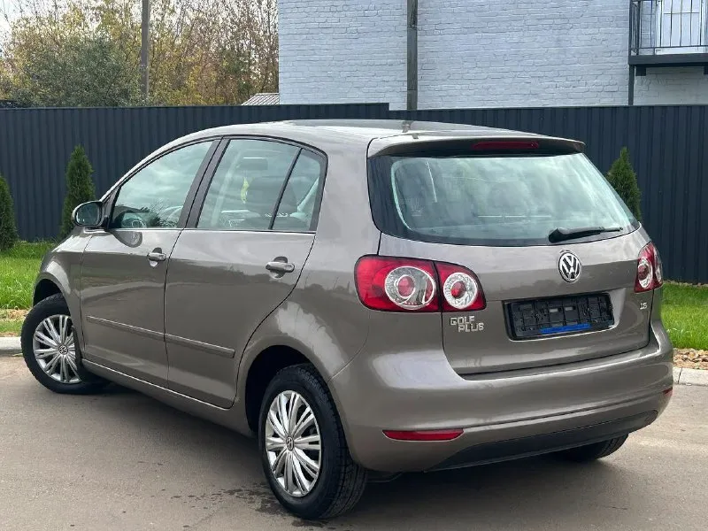 Продам  volkswagen golf plus
Год выпуска 2011
Объем двигателя 1.6
Коробка механика надежная сочетания двигателя и коробки,
Родной пробег 132.000км,

Комплектация
Стоит штатная мультимедия,
4 Электро стёклаподъемника,
Подогрев сидений, двух зоный климат контроль,
Подогрев заднего/переднего лобового и зеркал, abs/esp, электро регулировка складывания боковых зеркал! Датчики дождя, датчики света система адаптивного освещения (afs) хорошая  акустика,
Сигнализация, центральный замок, в автомобиле есть все для комфорта,

По кузову рыжиков и вздутия нет, от слова совсем!
Мотор, коробка в отличном  состоянии  машина полностью обслужена от и до вложений не требует от слова совсем,
Ходовая часть, масла, фильтра, недавно были обслужены полностью,
Салон в отлично сохранилась, работает каждая кнопочка!
По документам полный порядок, любой вид оформления!
Цена 760.000.р возможен хороший торг реальному покупателю!
Г. Донецк
Номер телефона
+7949-510-46-92 - фотография - 2