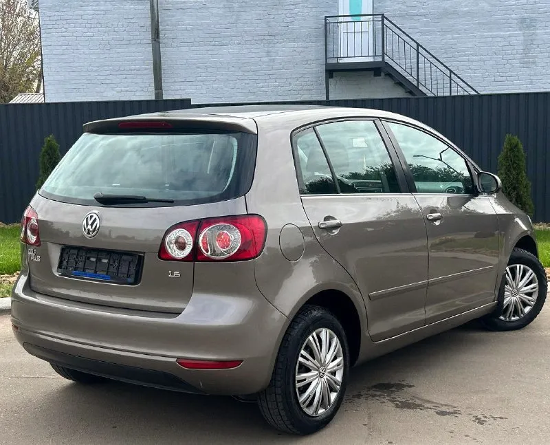 Продам  volkswagen golf plus
Год выпуска 2011
Объем двигателя 1.6
Коробка механика надежная сочетания двигателя и коробки,
Родной пробег 132.000км,

Комплектация
Стоит штатная мультимедия,
4 Электро стёклаподъемника,
Подогрев сидений, двух зоный климат контроль,
Подогрев заднего/переднего лобового и зеркал, abs/esp, электро регулировка складывания боковых зеркал! Датчики дождя, датчики света система адаптивного освещения (afs) хорошая  акустика,
Сигнализация, центральный замок, в автомобиле есть все для комфорта,

По кузову рыжиков и вздутия нет, от слова совсем!
Мотор, коробка в отличном  состоянии  машина полностью обслужена от и до вложений не требует от слова совсем,
Ходовая часть, масла, фильтра, недавно были обслужены полностью,
Салон в отлично сохранилась, работает каждая кнопочка!
По документам полный порядок, любой вид оформления!
Цена 760.000.р возможен хороший торг реальному покупателю!
Г. Донецк
Номер телефона
+7949-510-46-92 - фотография - 4
