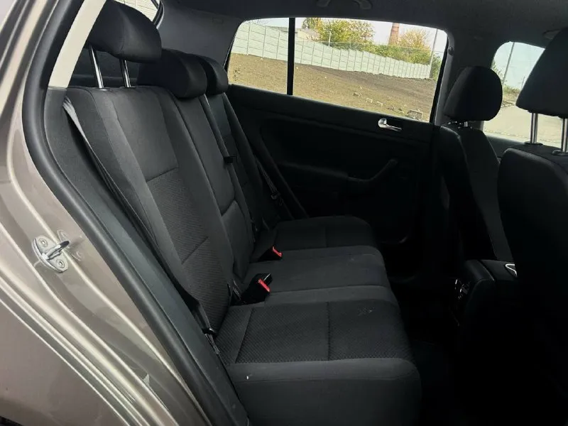 Продам  volkswagen golf plus
Год выпуска 2011
Объем двигателя 1.6
Коробка механика надежная сочетания двигателя и коробки,
Родной пробег 132.000км,

Комплектация
Стоит штатная мультимедия,
4 Электро стёклаподъемника,
Подогрев сидений, двух зоный климат контроль,
Подогрев заднего/переднего лобового и зеркал, abs/esp, электро регулировка складывания боковых зеркал! Датчики дождя, датчики света система адаптивного освещения (afs) хорошая  акустика,
Сигнализация, центральный замок, в автомобиле есть все для комфорта,

По кузову рыжиков и вздутия нет, от слова совсем!
Мотор, коробка в отличном  состоянии  машина полностью обслужена от и до вложений не требует от слова совсем,
Ходовая часть, масла, фильтра, недавно были обслужены полностью,
Салон в отлично сохранилась, работает каждая кнопочка!
По документам полный порядок, любой вид оформления!
Цена 760.000.р возможен хороший торг реальному покупателю!
Г. Донецк
Номер телефона
+7949-510-46-92 - фотография - 7